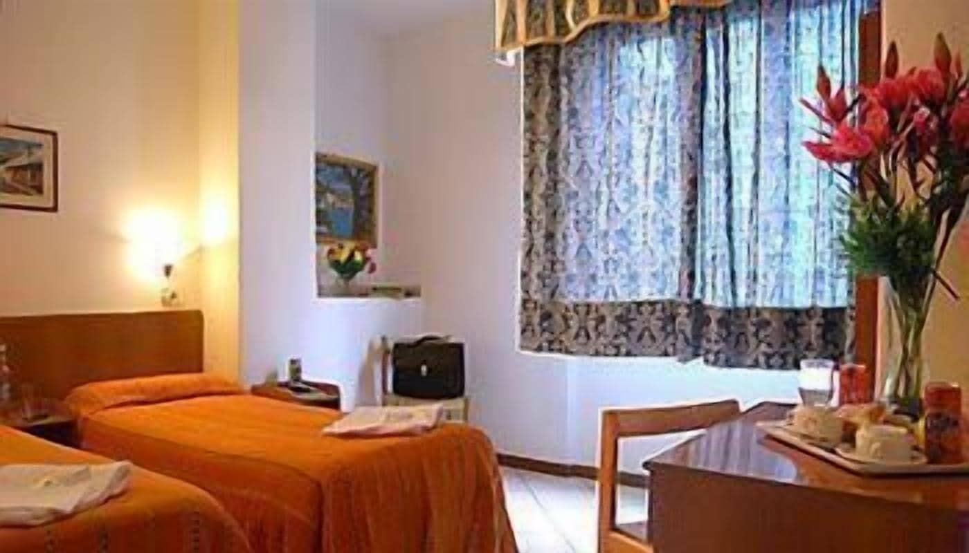 Hotel Adelchi Milánó Kültér fotó