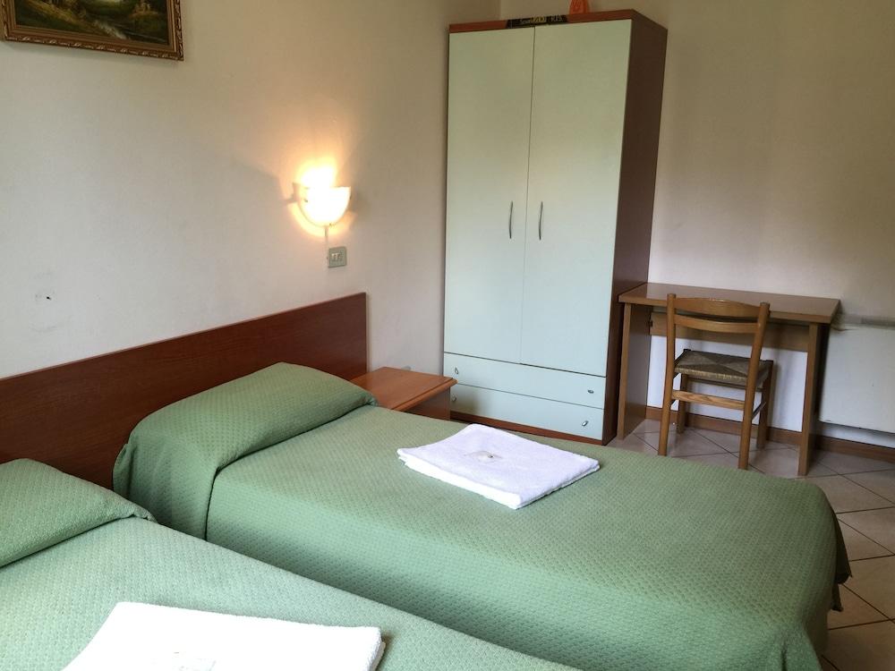 Hotel Adelchi Milánó Kültér fotó