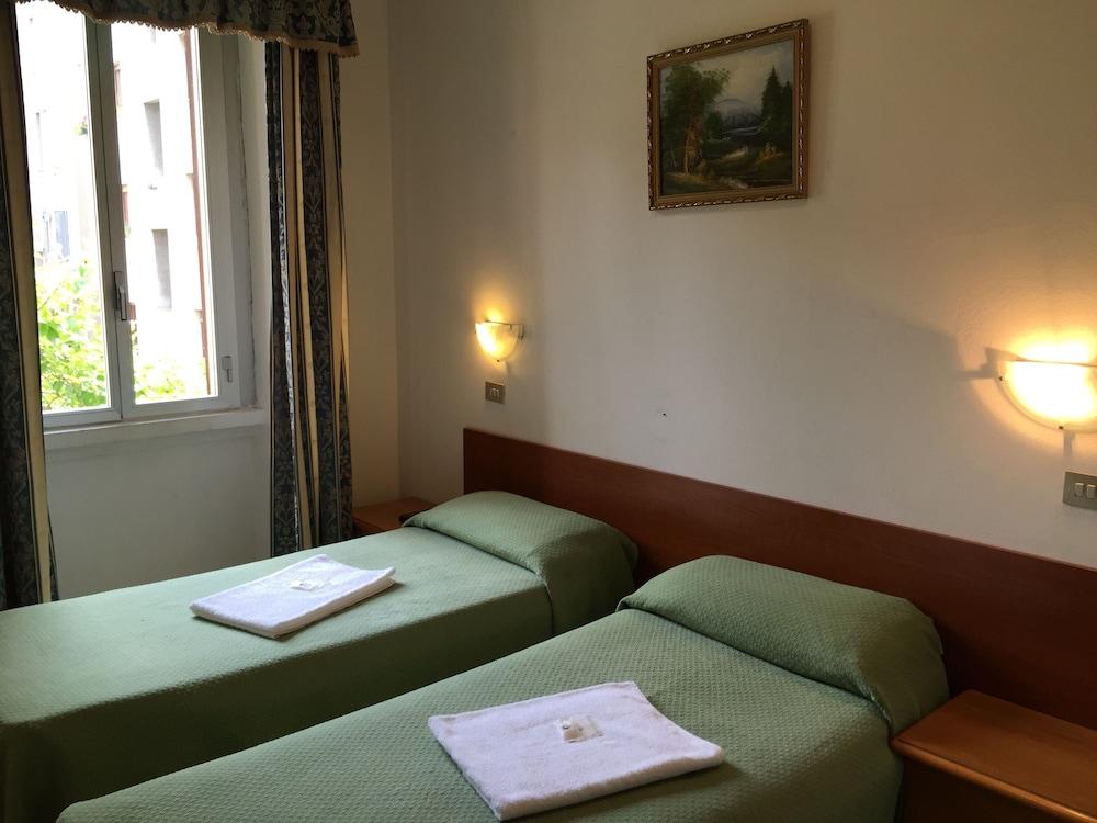 Hotel Adelchi Milánó Kültér fotó