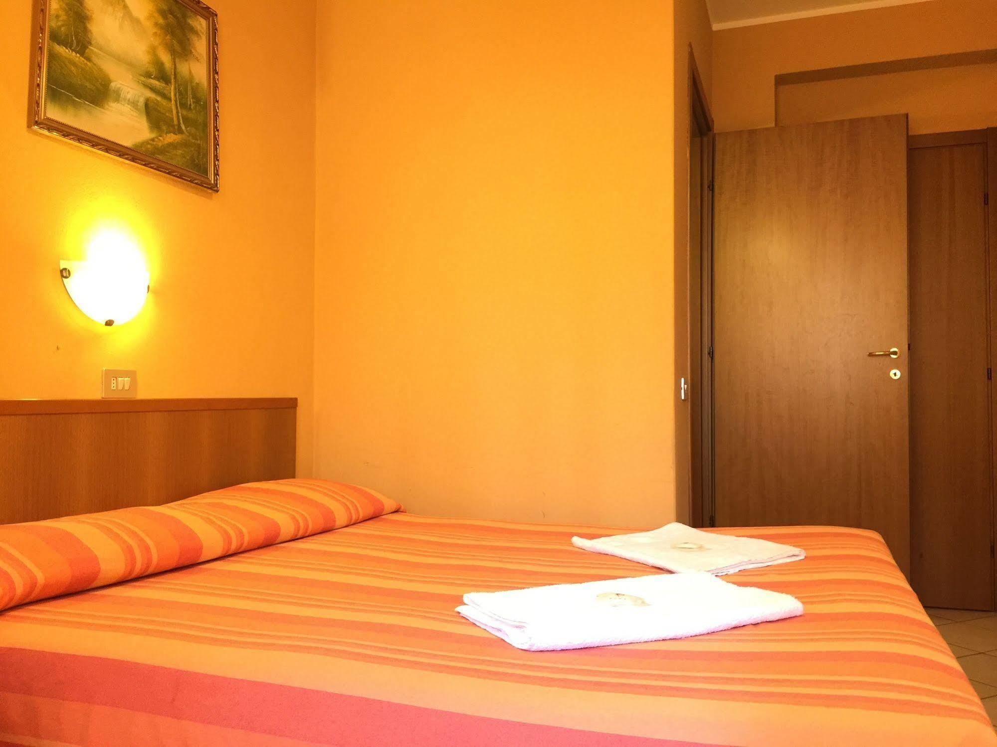 Hotel Adelchi Milánó Kültér fotó
